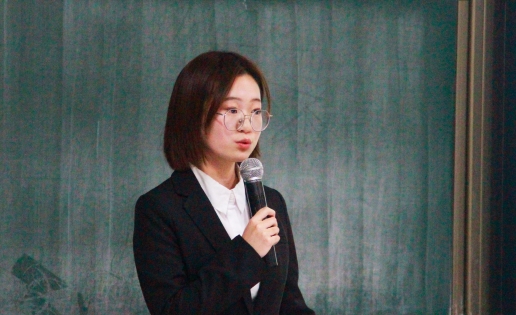 王悦同学进行特种奖学金答辩_副本.jpg